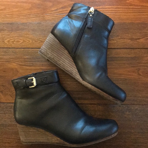 dr scholl's daina wedge bootie